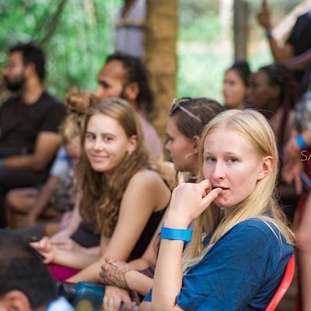 Peace Garden Hostel Auroville Buitenkant foto