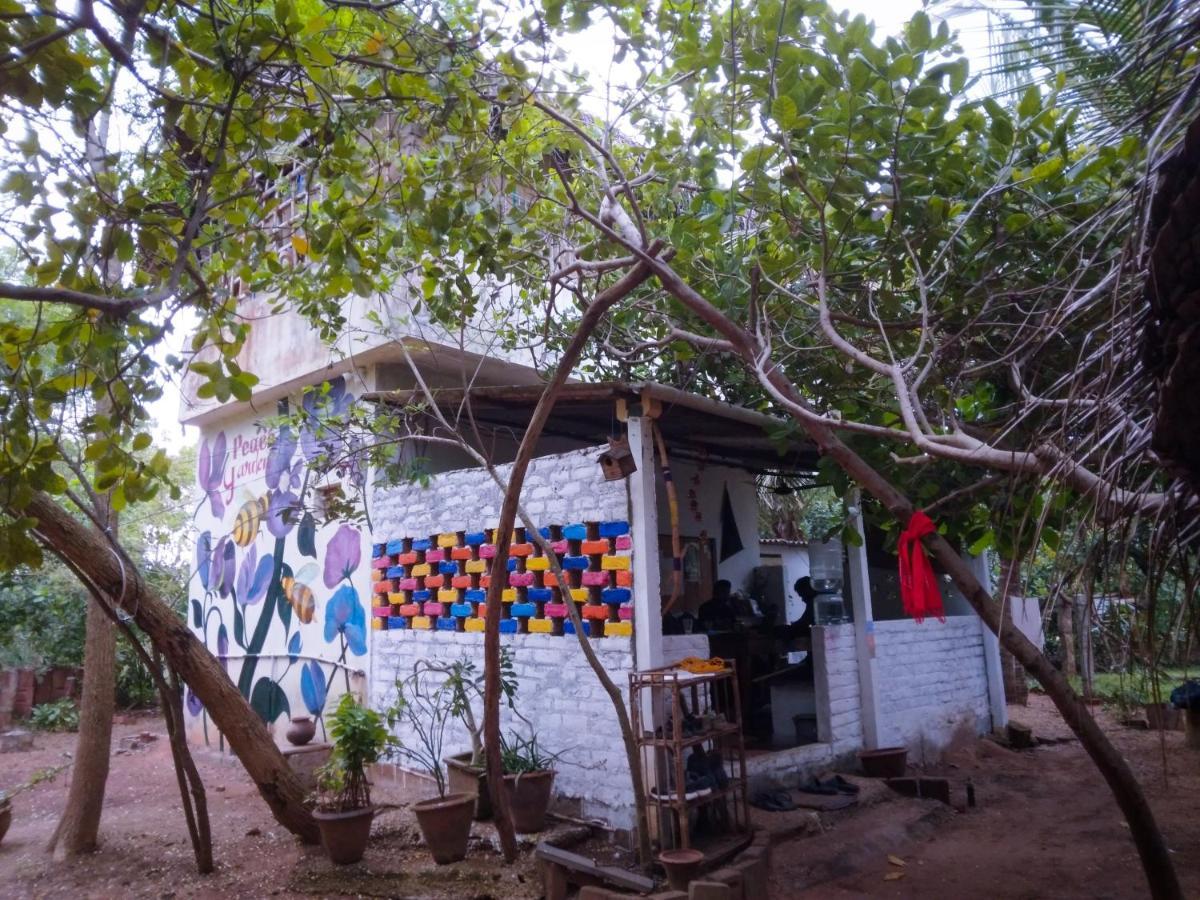 Peace Garden Hostel Auroville Buitenkant foto