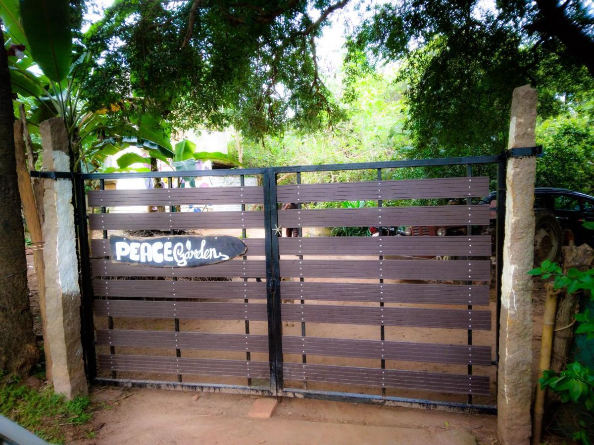 Peace Garden Hostel Auroville Buitenkant foto
