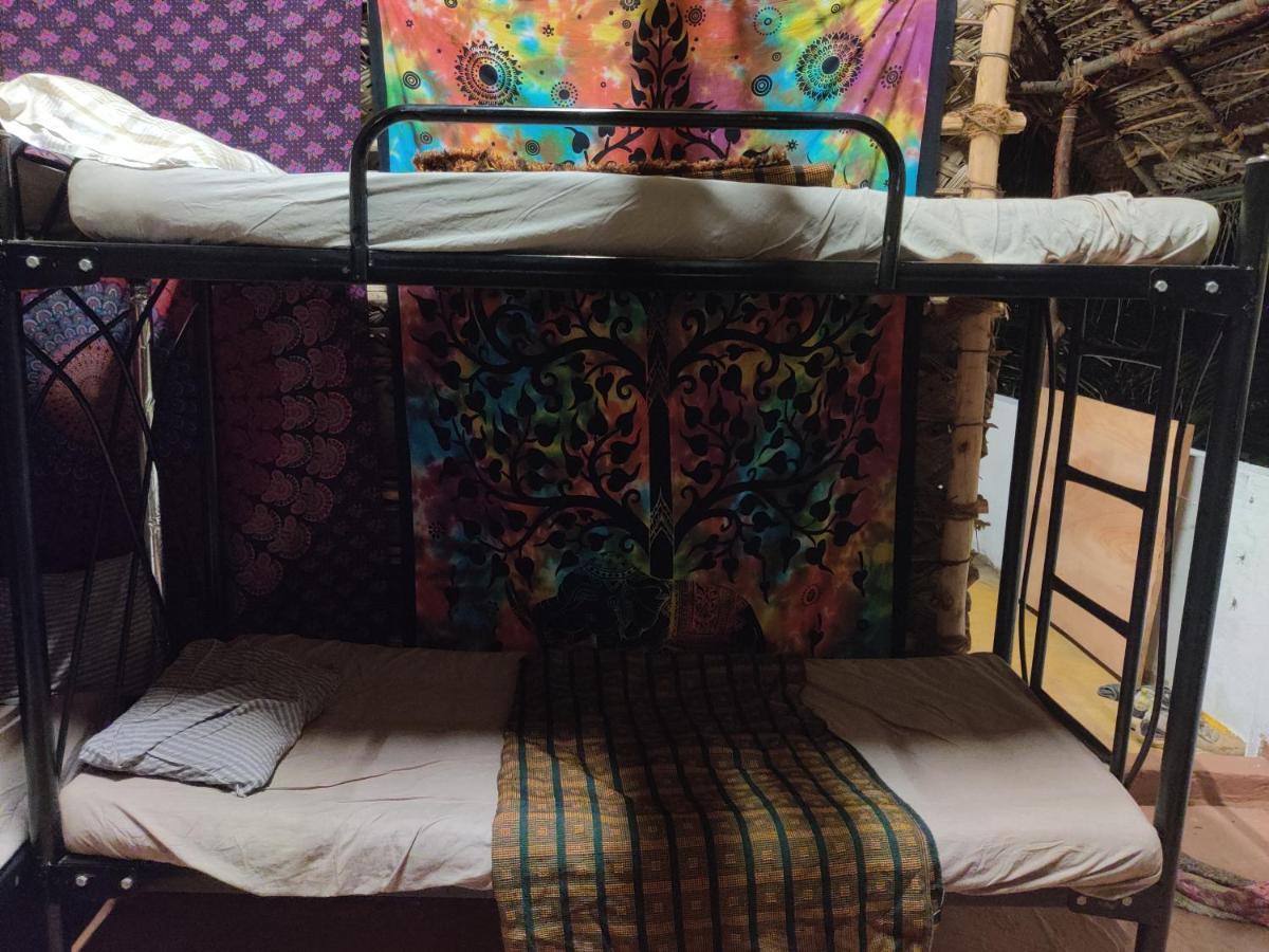Peace Garden Hostel Auroville Buitenkant foto