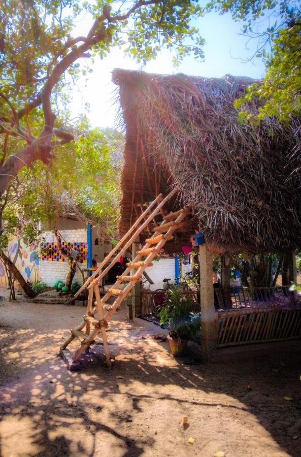 Peace Garden Hostel Auroville Buitenkant foto