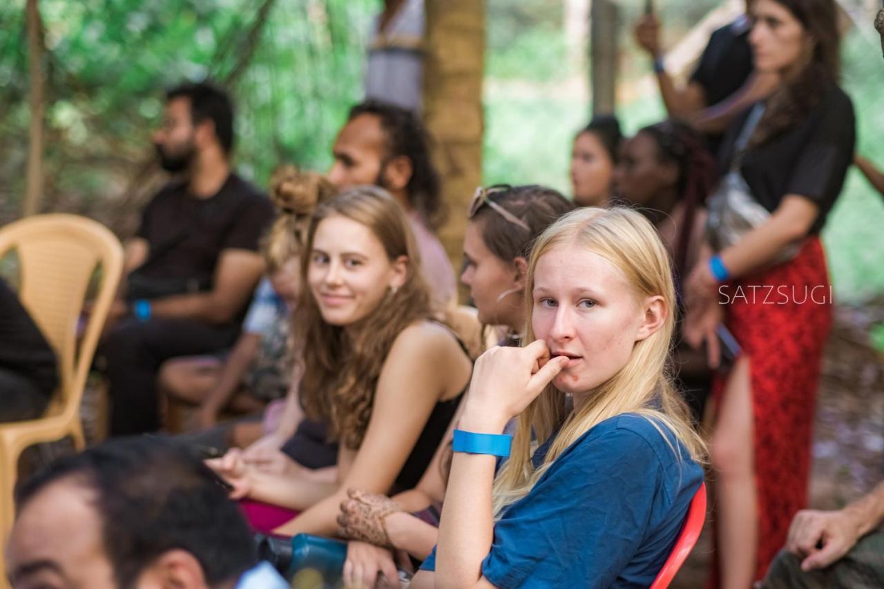 Peace Garden Hostel Auroville Buitenkant foto