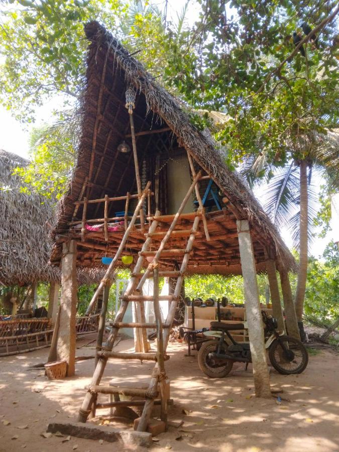 Peace Garden Hostel Auroville Buitenkant foto